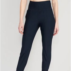 Old Navy High-Waisted PowerSoft 7/8-Length Joggers for Women size M Black